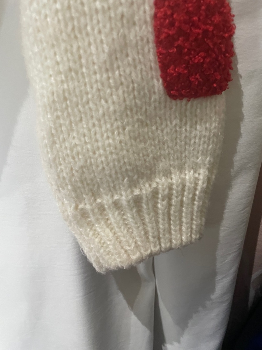 Cream V-Neck Cardigan with Red Heart Appliqués - Picture 5 of 7